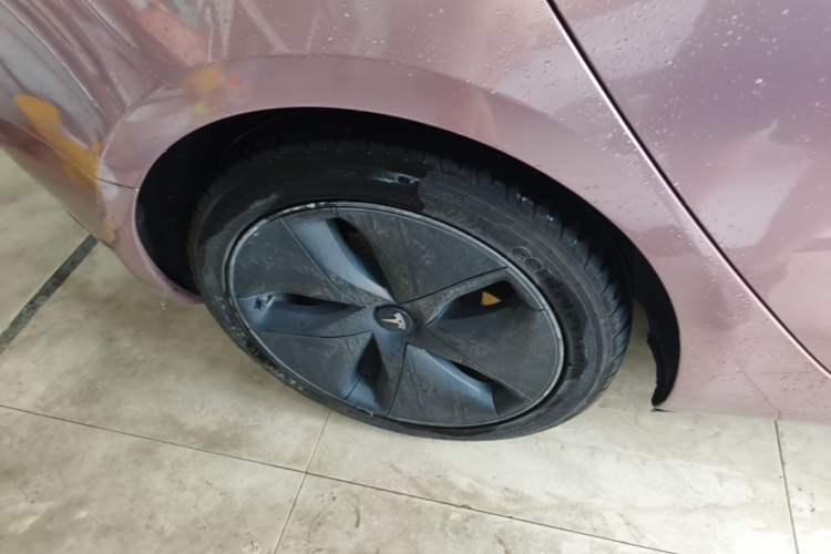 Used Tesla Model 3 2020 Revised Version Standard Range Rear-Wheel Drive – Upgraded Edition Right Rear Wheel Hub