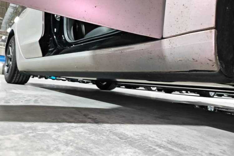 Used Tesla Model 3 2020 Standard Range Rear-Wheel Drive Upgraded Version Right Side Sill