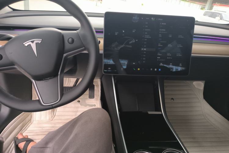 Used Tesla Model 3 2020 Revised Version Standard Range Rear-Wheel Drive – Upgraded Edition Center Console