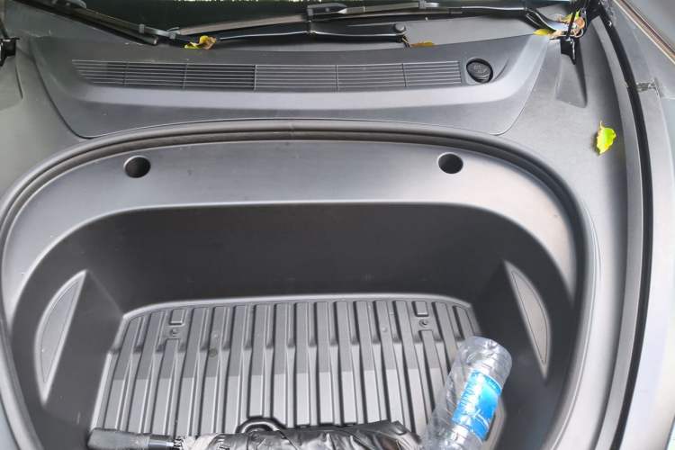 Used Tesla Model 3 2020 Revised Version Standard Range Rear-Wheel Drive – Upgraded Edition Engine Bay