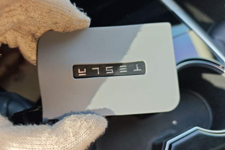 Used Tesla Model 3 2020 Standard Range Rear-Wheel Drive Upgraded Version Interior 1