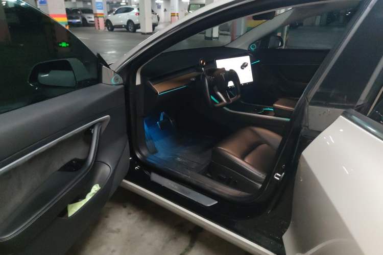 Used Tesla Model 3 2020 Standard Range Rear-Wheel Drive Upgraded Version Interior 3