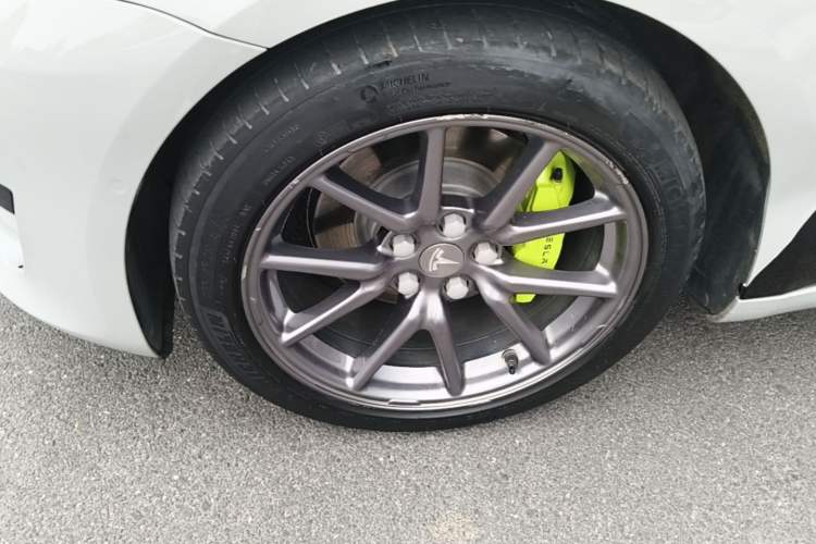 Used Tesla Model 3 2020 Standard Range Rear-Wheel Drive Upgraded Version Left Front Wheel Hub
