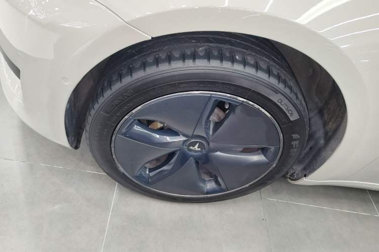 Used Tesla Model 3 2020 Standard Range Rear-Wheel Drive Upgraded Version Left Front Wheel Hub