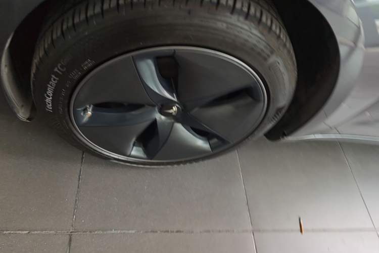 Used Tesla Model 3 2020 Standard Range Rear-Wheel Drive Upgraded Version Left Front Wheel Hub