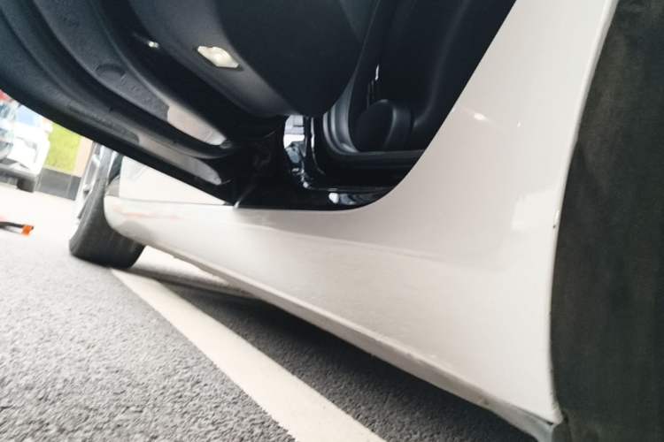 Used Tesla Model 3 2020 Standard Range Rear-Wheel Drive Upgraded Version Left Side Sill