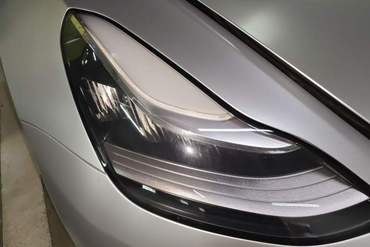 Used Tesla Model 3 2020 Revised Version Standard Range Rear-Wheel Drive – Upgraded Edition Right Front Headlight