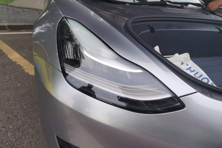 Used Tesla Model 3 2020 Revised Version Standard Range Rear-Wheel Drive – Upgraded Edition Right Front Headlight