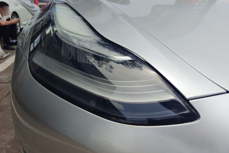Used Tesla Model 3 2020 Revised Version Standard Range Rear-Wheel Drive – Upgraded Edition Right Front Headlight