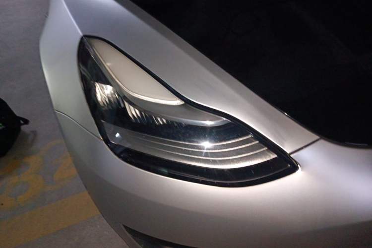 Used Tesla Model 3 2020 Revised Version Standard Range Rear-Wheel Drive – Upgraded Edition Right Front Headlight