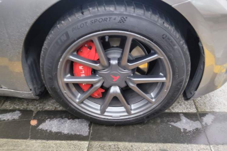 Used Tesla Model 3 2020 Standard Range Rear-Wheel Drive Upgraded Version Right Front Wheel Hub