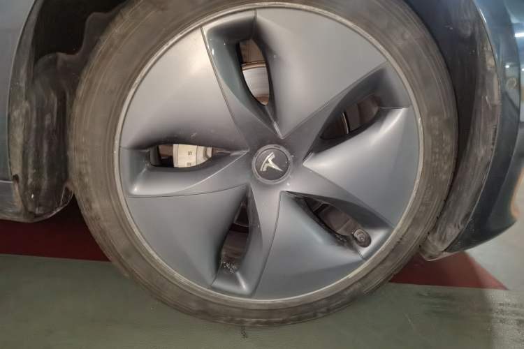 Used Tesla Model 3 2020 Standard Range Rear-Wheel Drive Upgraded Version Right Front Wheel Hub
