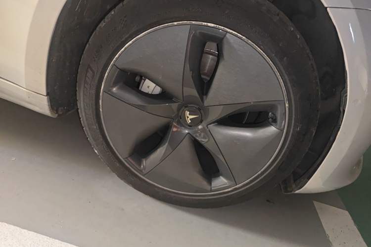 Used Tesla Model 3 2020 Standard Range Rear-Wheel Drive Upgraded Version Right Front Wheel Hub