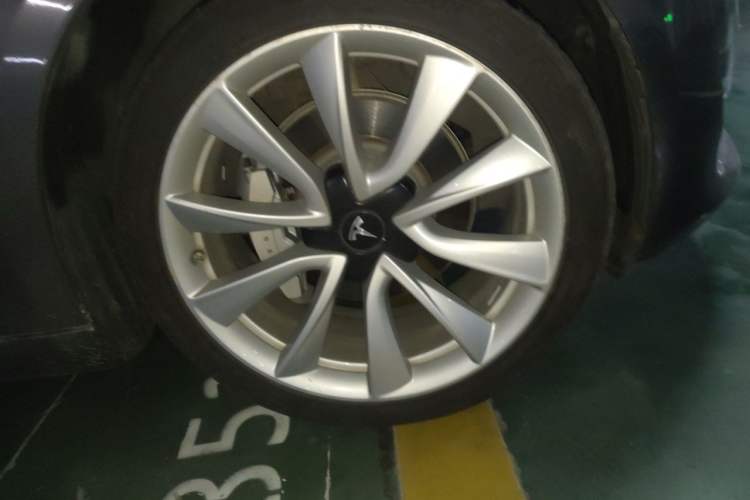 Used Tesla Model 3 2020 Standard Range Rear-Wheel Drive Upgraded Version Right Front Wheel Hub