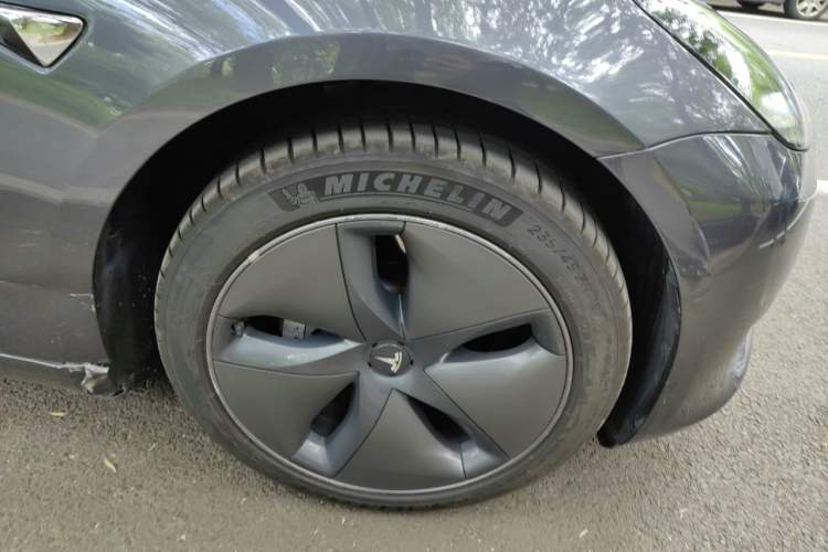 Used Tesla Model 3 2020 Standard Range Rear-Wheel Drive Upgraded Version Right Front Wheel Hub