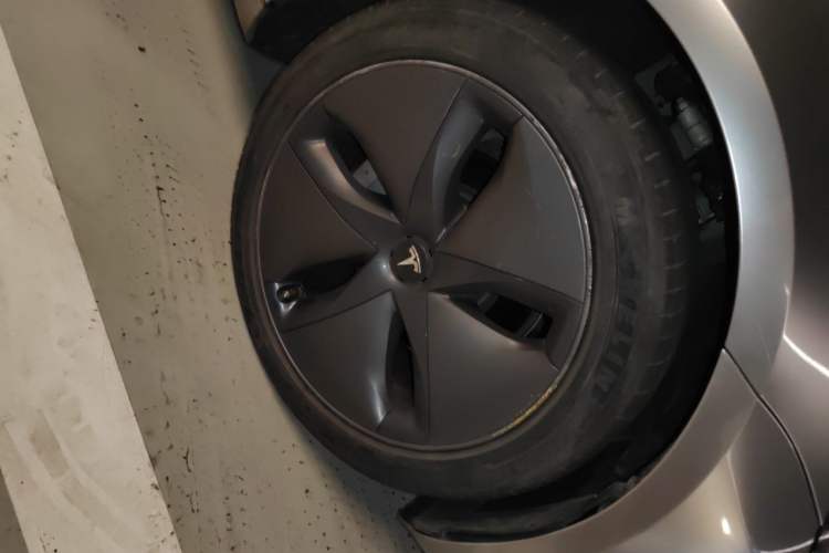 Used Tesla Model 3 2020 Standard Range Rear-Wheel Drive Upgraded Version Right Front Wheel Hub