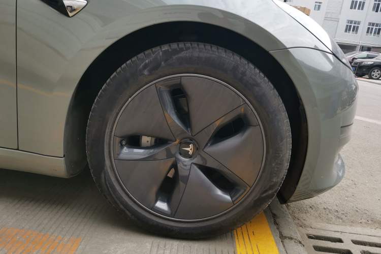 Used Tesla Model 3 2020 Refreshed Version Long-Range Rear-Wheel Drive Right Front Wheel Hub