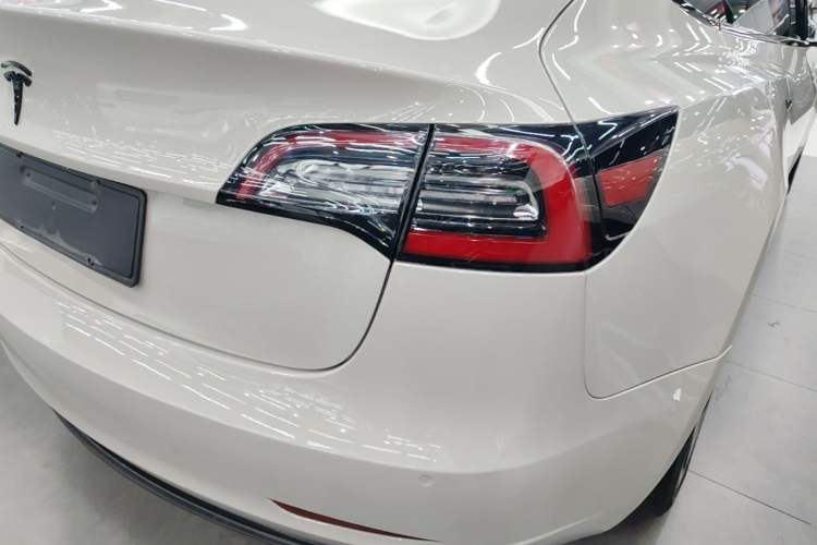 Used Tesla Model 3 2020 Standard Range Rear-Wheel Drive Upgraded Version Right Rear Taillight