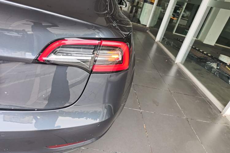 Used Tesla Model 3 2020 Standard Range Rear-Wheel Drive Upgraded Version Right Rear Taillight