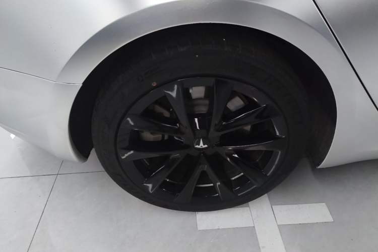 Used Tesla Model 3 2020 Refreshed Version Long-Range Rear-Wheel Drive Right Rear Wheel Hub
