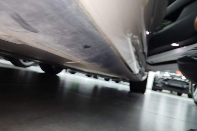 Used Tesla Model 3 2020 Standard Range Rear-Wheel Drive Upgraded Version Right Side Sill