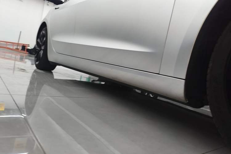 Used Tesla Model 3 2020 Refreshed Version Long-Range Rear-Wheel Drive Right Side Sill