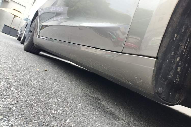 Used Tesla Model 3 2020 Revised Version Standard Range Rear-Wheel Drive – Upgraded Edition Right Side Sill