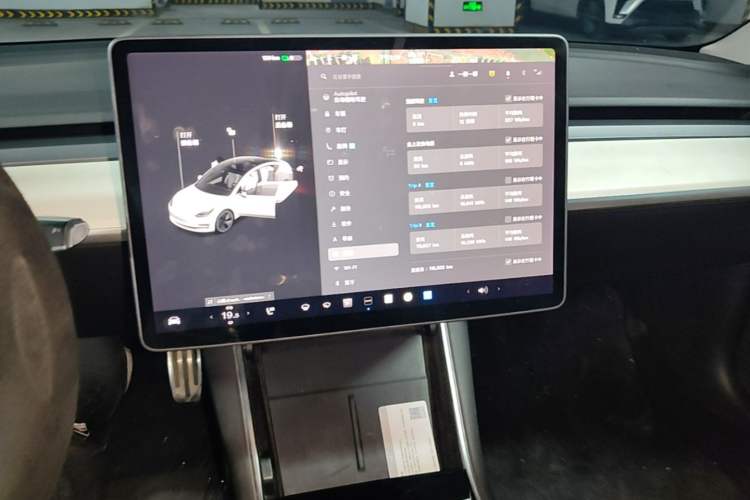 Used Tesla Model 3 2020 Revised Version Standard Range Rear-Wheel Drive – Upgraded Edition Audio And AC Panel