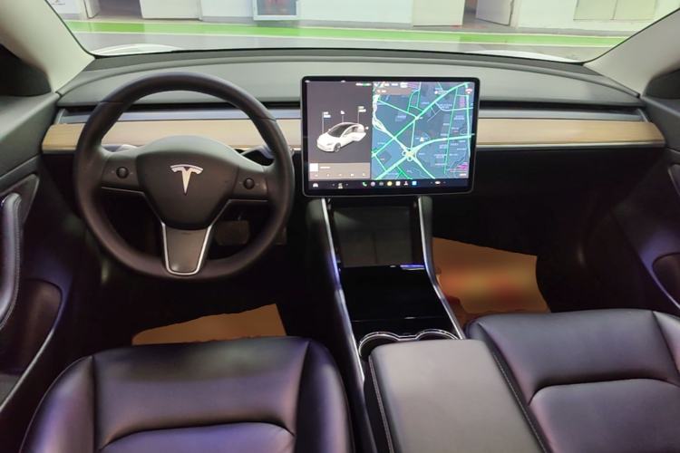 Used Tesla Model 3 2020 Revised Version Standard Range Rear-Wheel Drive – Upgraded Edition Center Console