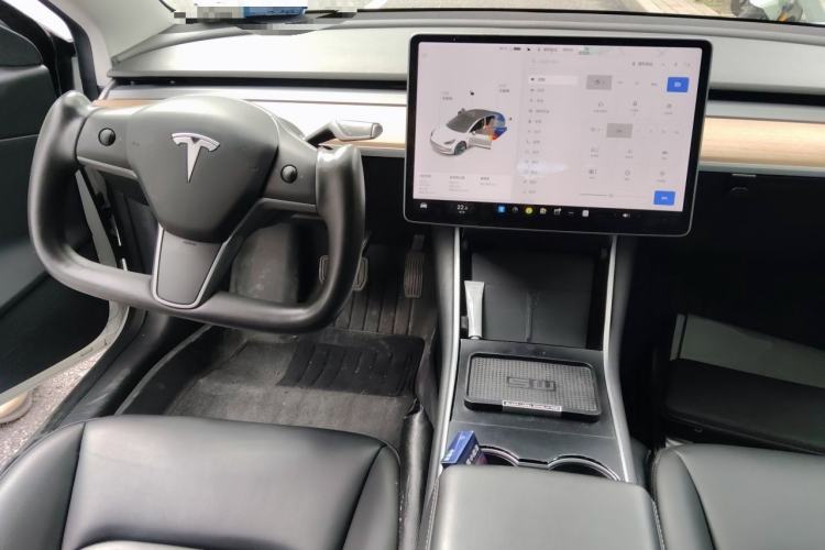 Used Tesla Model 3 2020 Revised Version Standard Range Rear-Wheel Drive – Upgraded Edition Center Console