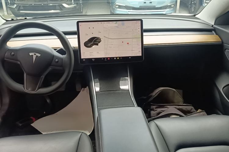Used Tesla Model 3 2020 Revised Version Standard Range Rear-Wheel Drive – Upgraded Edition Center Console