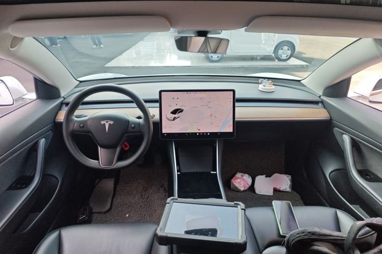 Used Tesla Model 3 2020 Revised Version Standard Range Rear-Wheel Drive – Upgraded Edition Center Console