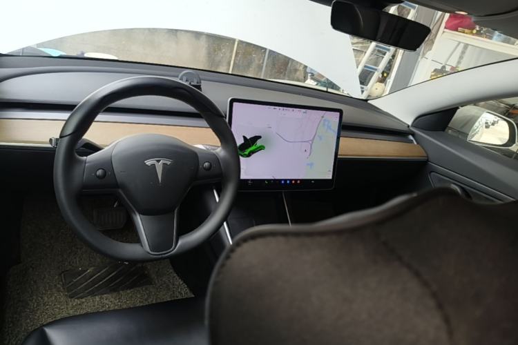 Used Tesla Model 3 2020 Revised Version Standard Range Rear-Wheel Drive – Upgraded Edition Center Console