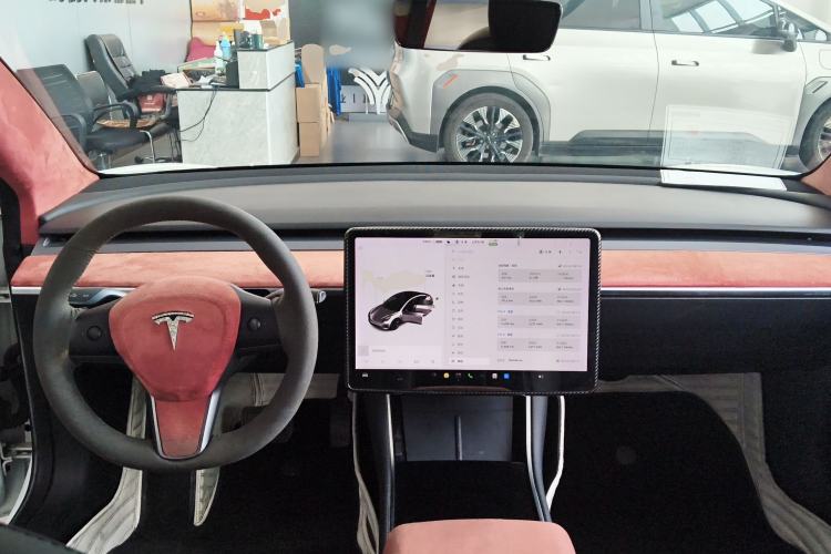 Used Tesla Model 3 2020 Revised Version Standard Range Rear-Wheel Drive – Upgraded Edition Center Console