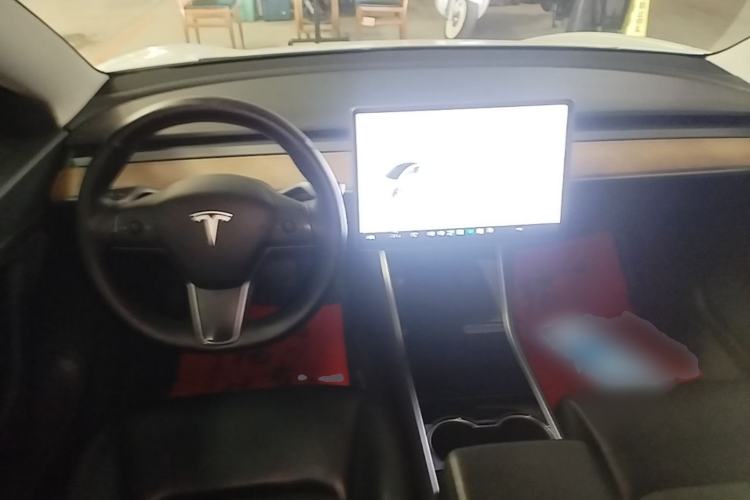 Used Tesla Model 3 2020 Revised Version Standard Range Rear-Wheel Drive – Upgraded Edition Center Console