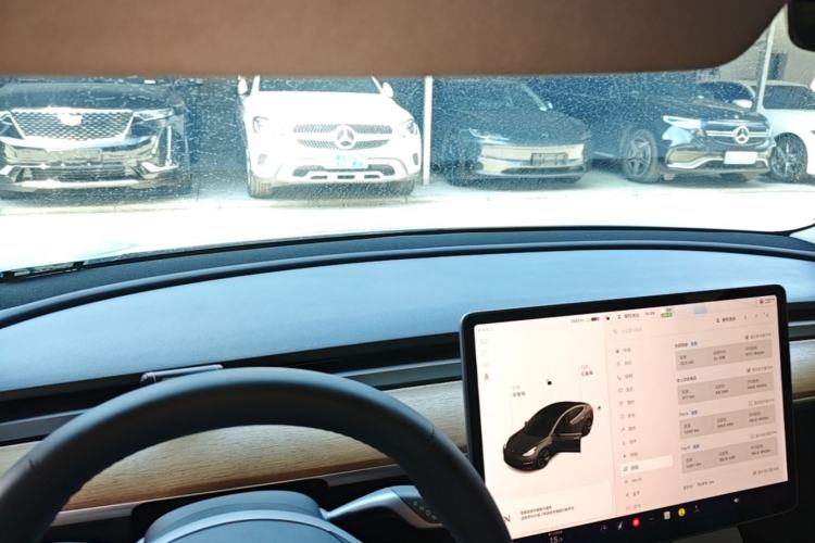 Used Tesla Model 3 2020 Revised Version Standard Range Rear-Wheel Drive – Upgraded Edition Center Console