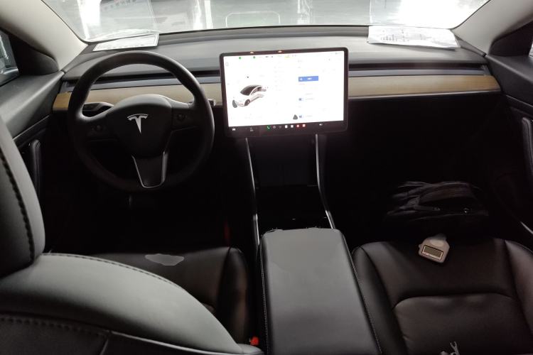 Used Tesla Model 3 2020 Revised Version Standard Range Rear-Wheel Drive – Upgraded Edition Center Console