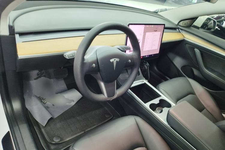 Used Tesla Model 3 2020 Revised Version Standard Range Rear-Wheel Drive – Upgraded Edition Center Console
