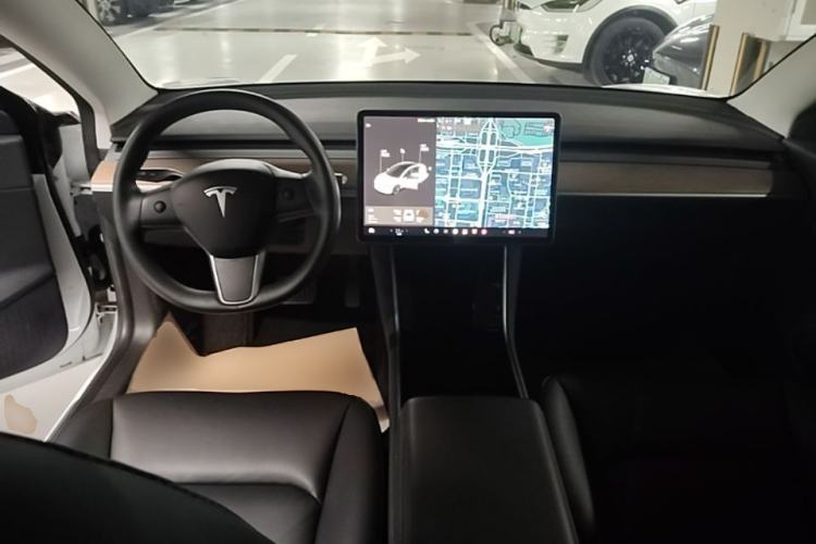 Used Tesla Model 3 2020 Revised Version Standard Range Rear-Wheel Drive – Upgraded Edition Center Console
