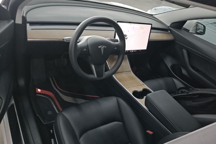 Used Tesla Model 3 2020 Revised Version Standard Range Rear-Wheel Drive – Upgraded Edition Center Console