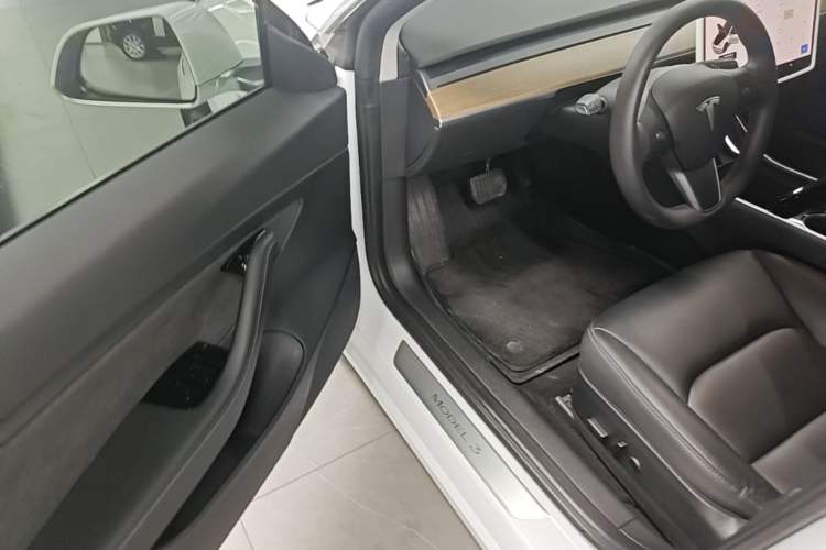 Used Tesla Model 3 2020 Revised Version Standard Range Rear-Wheel Drive – Upgraded Edition Driver Seat