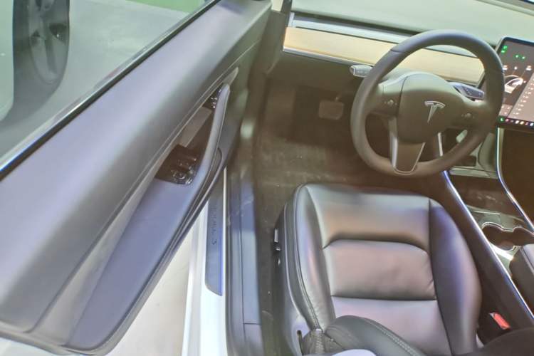 Used Tesla Model 3 2020 Revised Version Standard Range Rear-Wheel Drive – Upgraded Edition Driver Seat