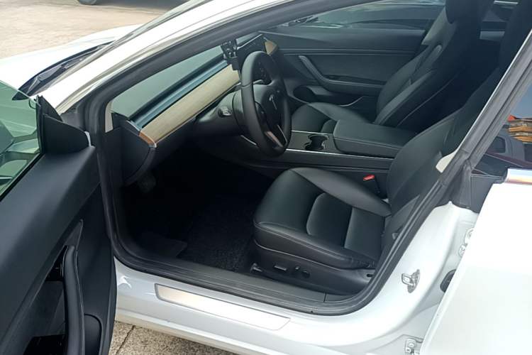 Used Tesla Model 3 2020 Revised Version Standard Range Rear-Wheel Drive – Upgraded Edition Driver Seat