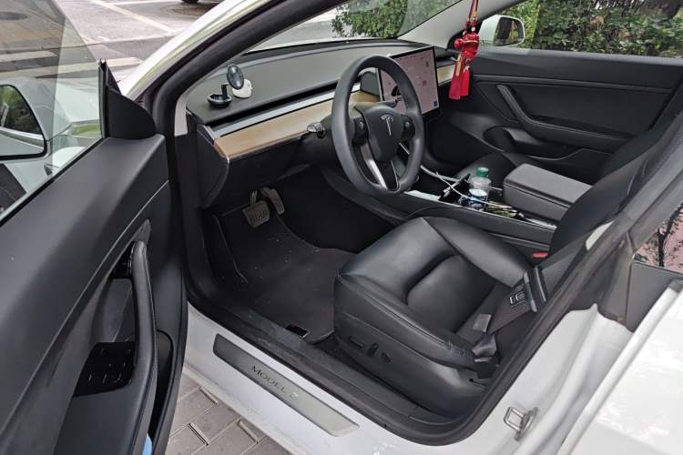 Used Tesla Model 3 2020 Revised Version Standard Range Rear-Wheel Drive – Upgraded Edition Driver Seat