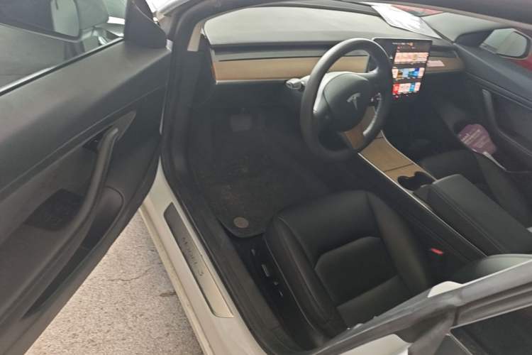 Used Tesla Model 3 2020 Revised Version Standard Range Rear-Wheel Drive – Upgraded Edition Driver Seat