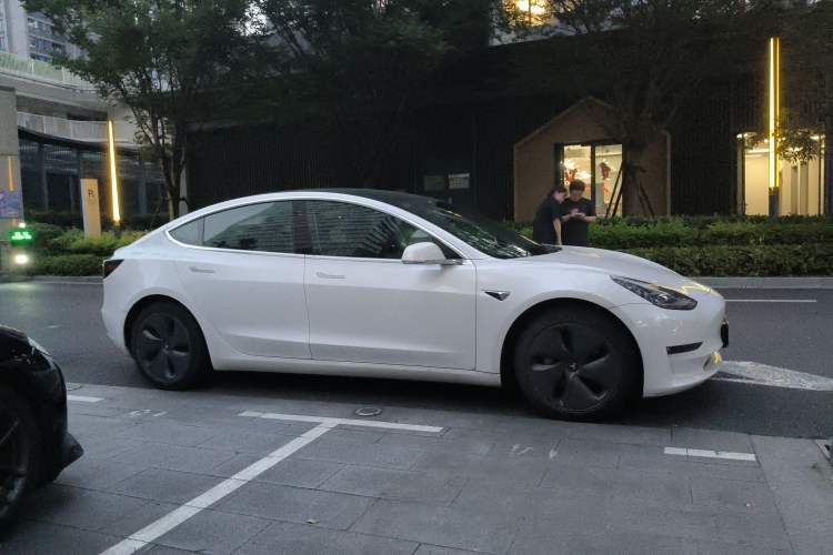 Used Tesla Model 3 2020 Refreshed Version Long-Range Rear-Wheel Drive Exterior 2