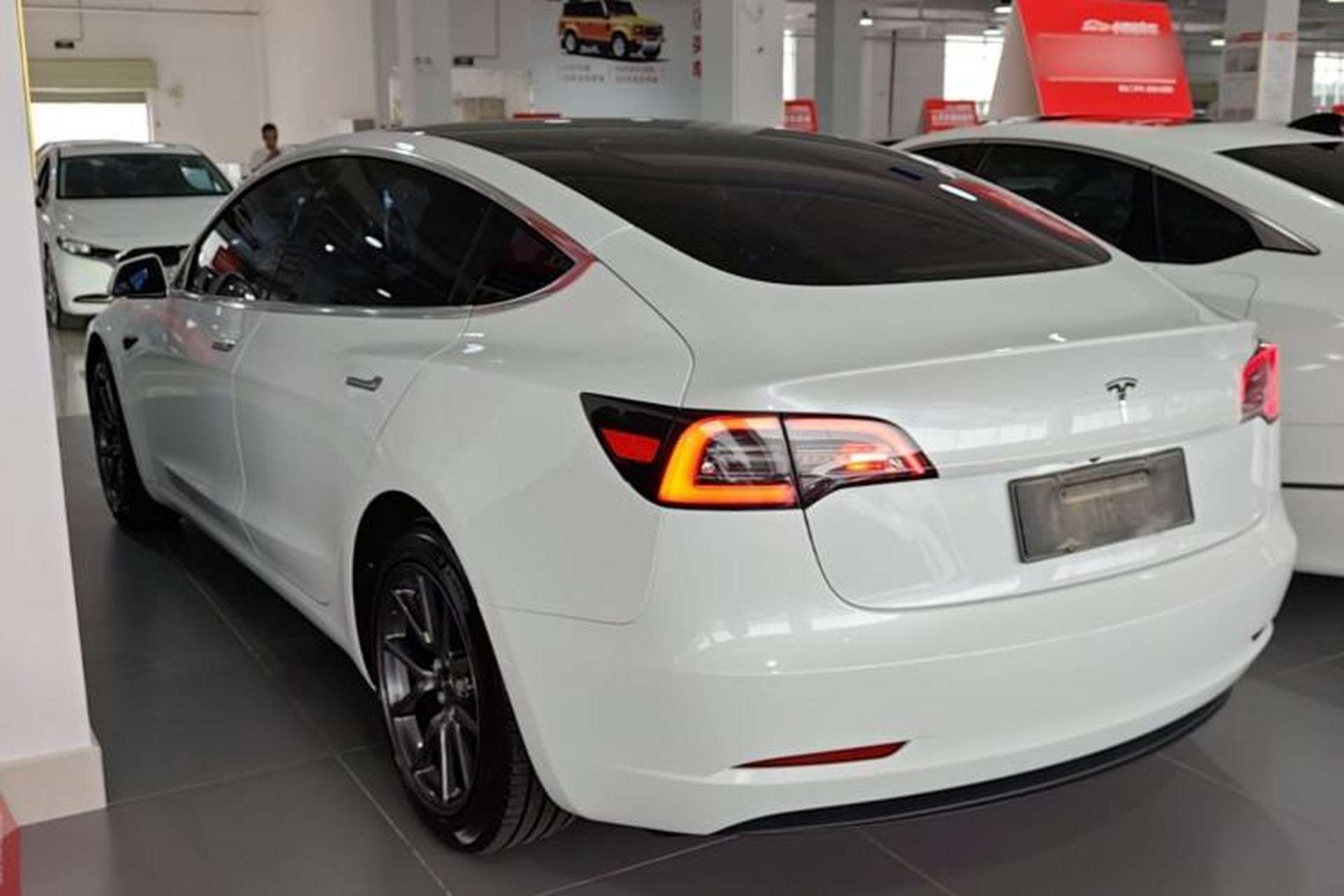Used Tesla Model 3 2020 Refreshed Version Long-Range Rear-Wheel Drive Exterior 2