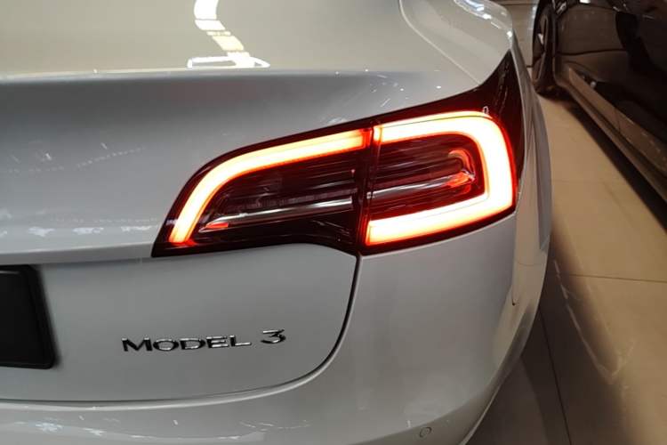 Used Tesla Model 3 2020 Standard Range Rear-Wheel Drive Upgraded Version Exterior 3