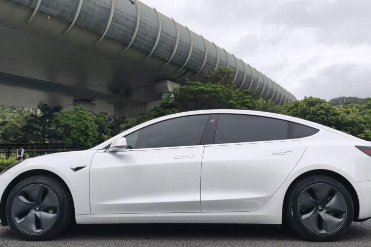 Used Tesla Model 3 2020 Refreshed Version Long-Range Rear-Wheel Drive Exterior 3