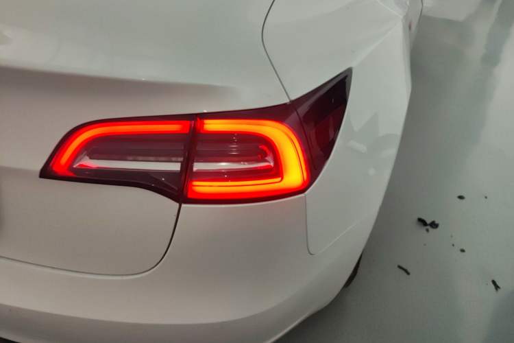 Used Tesla Model 3 2020 Revised Version Standard Range Rear-Wheel Drive – Upgraded Edition Exterior 3